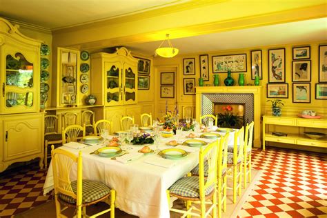 monet dining room giverny